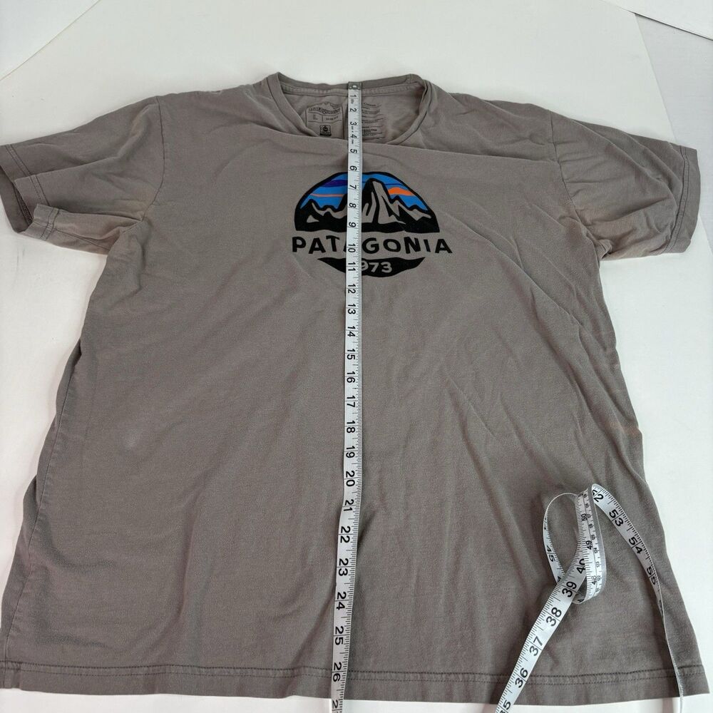 Patagonia Graphic T Shirt, Large, Slim Fit, Grey, Short Sleeve - Picture 5 of 6